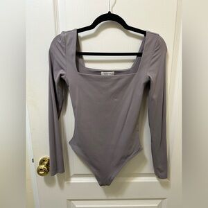 ARITZIA babaton grey square neck longsleeve bodysuit size small (small pen line)